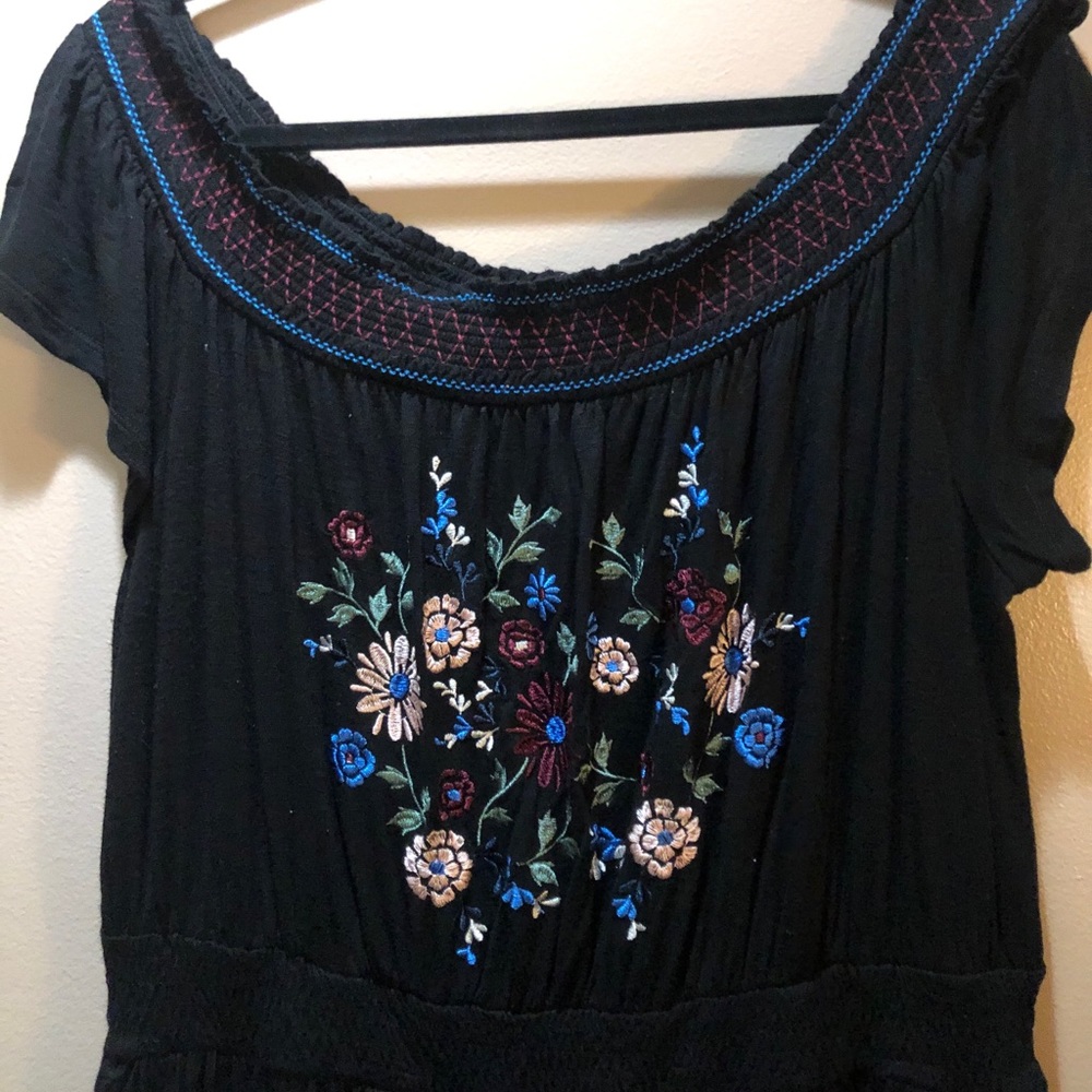 Black stretchy embroidered dress!